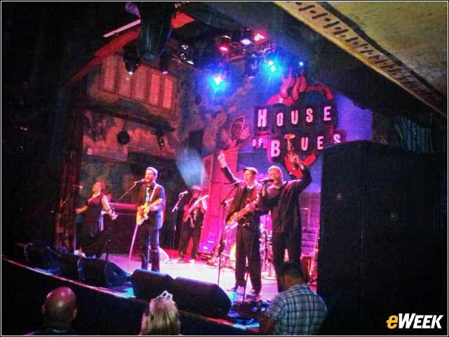 12 - House of Blues Hosts LinuxCon Party