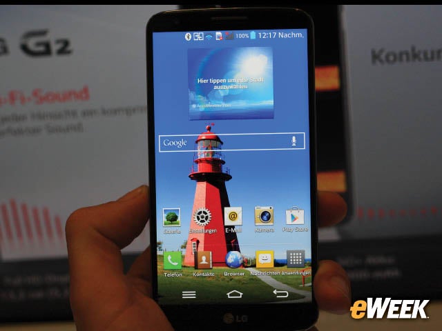 4-LG G2 Features HD Screen